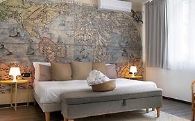 Francis Superior Rooms